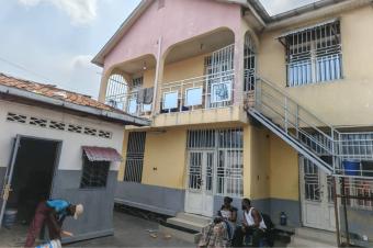 Parcelle  NgiriNgiri 15 sur 25m 250.000  dbattre